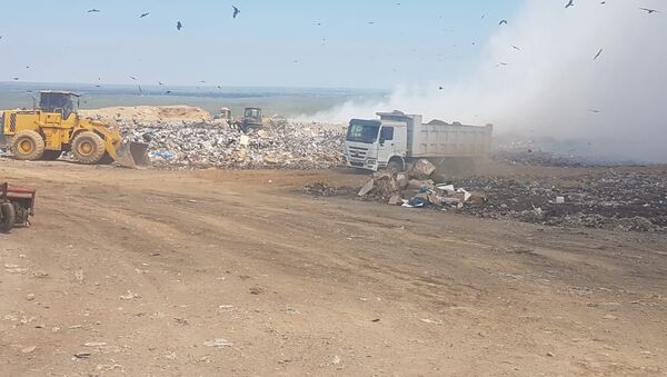 Пожар на мусорном полигоне близ Алматы - Sputnik Казахстан