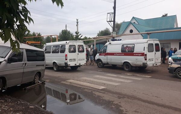 Микроавтобус и мини-грузовик столкнулись в мкр. Томирис - Sputnik Казахстан