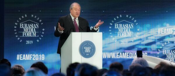 Президент Армении Армен Саркисян во время Евразийского медиафорума Президент Армении Армен Саркисян во время Евразийского медиафорума - Sputnik Казахстан