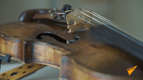 Как попала антикварная скрипка в руки столичного музыканта Абильханова? - Sputnik Казахстан