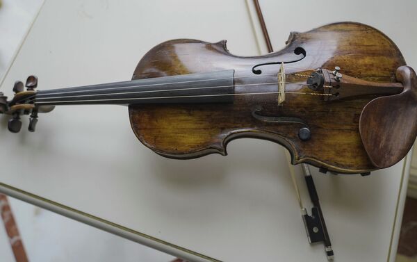 Скрипка включена в государственную коллекцию уникальных инструментов - Sputnik Казахстан