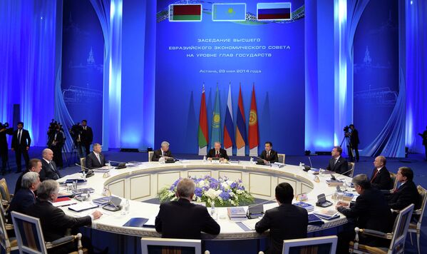 Участие в заседании Высшего Евразийского экономического совета в расширенном составе Астана, Дворец Независимости, 29 мая 2014 год - Sputnik Казахстан