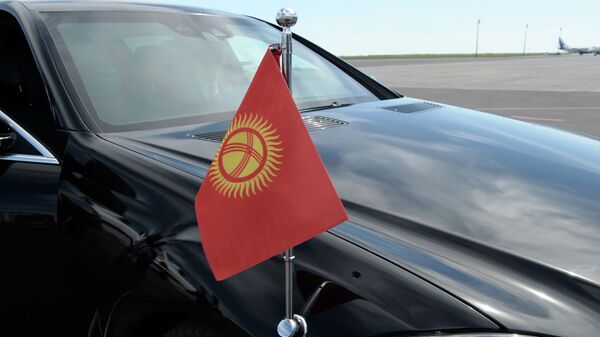 Флаг Кыргызстана на автомобиле - Sputnik Казахстан