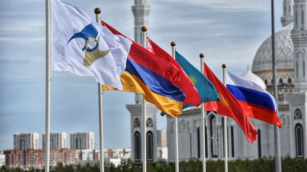 Флаги стран-участниц ЕАЭС в Астане - Sputnik Казахстан