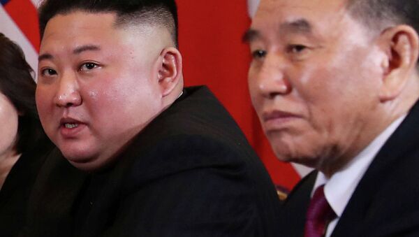 Лидер Северной Кореи Ким Чен Ын и глава отдела ЦК Трудовой партии Кореи Ким Ён Чхоль во время встречи с президентом США Дональдом Трампом, архивное фото  - Sputnik Казахстан