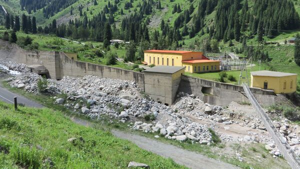 Селезащитная стенка защищает здания ГЭС от селевых потоков - Sputnik Казахстан