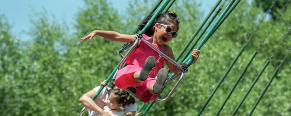 Дети на карусели - Sputnik Казахстан