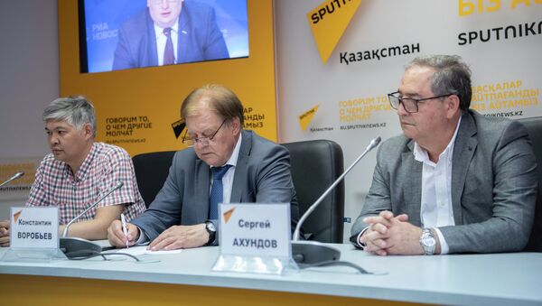 Видеомост Межгосударственная программа инновационного сотрудничества в странах СНГ: достижения, перспективы, успешные проекты в пресс-центре Sputnik - Sputnik Казахстан