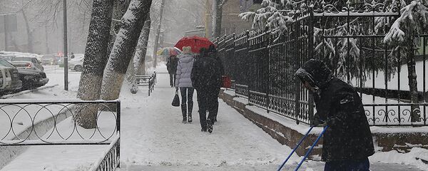 Уборка снега в Алматы - Sputnik Казахстан