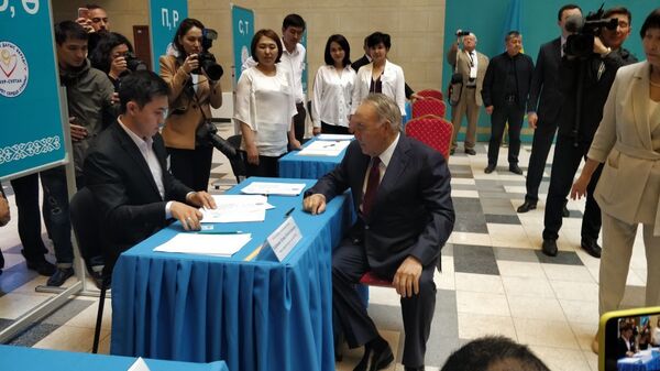 Назарбаев проголосовал на выборах президента Казахстана - Sputnik Казахстан