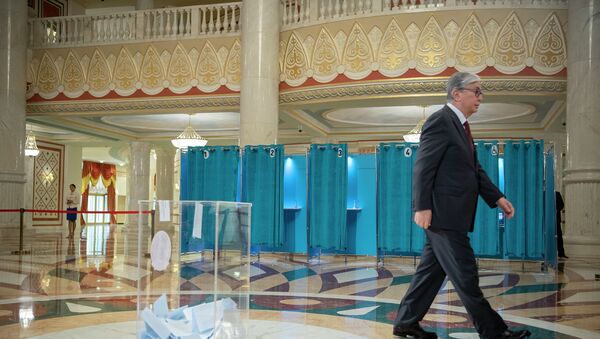 Касым-Жомарт Токаев проголосовал на выборах президента - Sputnik Казахстан