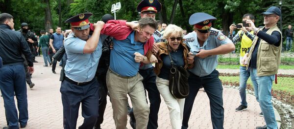 Задержания в Алматы во время митинга - Sputnik Казахстан