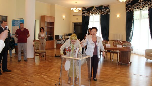 Бішкекте 102 жастағы Қазақстанның халық әртісі дауыс берді - Sputnik Қазақстан