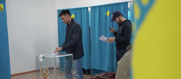 Жители Нур-Султана голосуют на выборах Жители Нур-Султана голосуют на выборах - Sputnik Казахстан