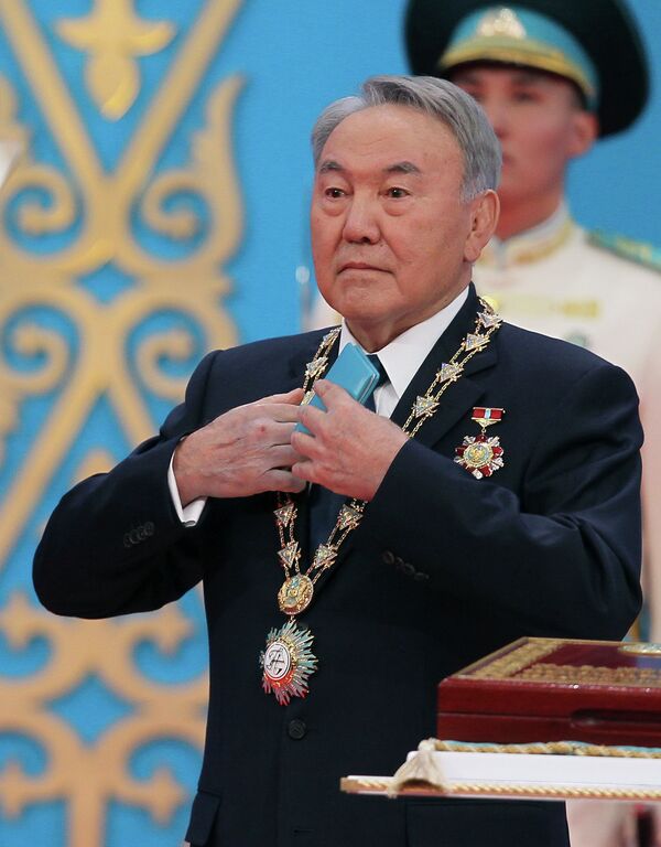  Нурсултан Назарбаев приносит присягу во время церемонии инаугурации президента в столице Казахстана Астане в среду, 29 апреля 2015 года - Sputnik Қазақстан