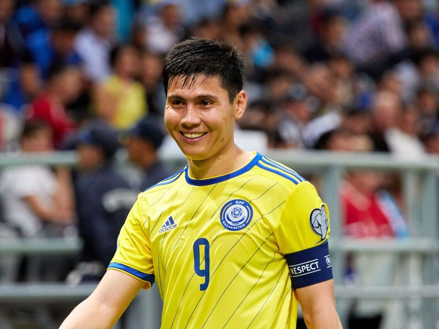 Әкесі мен оның кішкентай қызы арасындағы шынайы сексті қараңыз Смотреть порно онлайн: ағасы өзінің әдемі қарындасын трахает