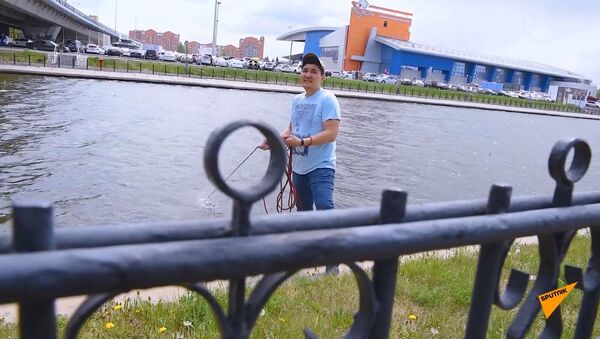 Магнитная рыбалка: астанчанин ищет сокровища в центре города - Sputnik Казахстан