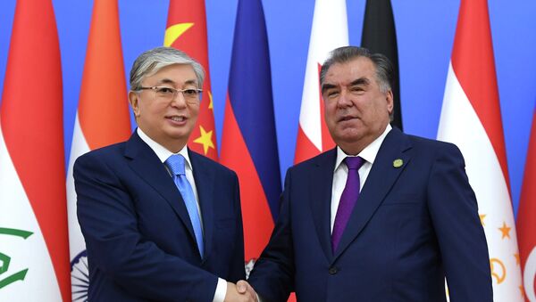 Президент Казахстана Касым-Жомарт Токаев и президент Республики Таджикистан Эмомали Рахмон - Sputnik Казахстан