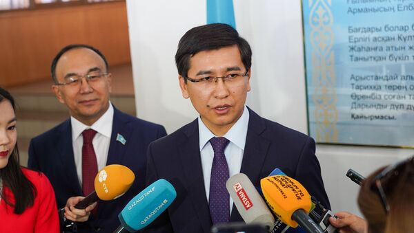 Министр Минобра Асхат Аймагамбетов перед началом  ЕНТ 2019 - Sputnik Казахстан