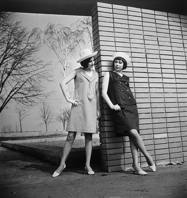 Реклама коллекции женской одежды. 1966 год - Sputnik Казахстан