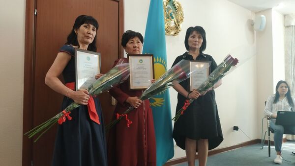 Слева направо: Шайза Доскеева, Балбупе Утенова и Жанат Нуржуманова - Sputnik Казахстан