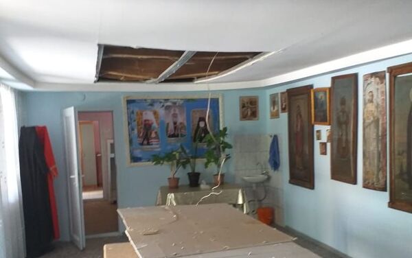Осколками повредило здание трапезной храма  - Sputnik Казахстан