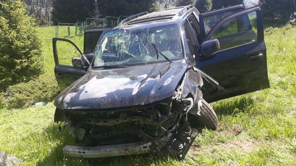 Внедорожник сорвался с обрыва в районе Большого Алматинского озера - фото - Sputnik Казахстан