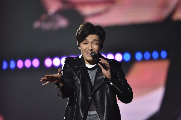 Музыка, покорившая тысячи поклонников: концерт Димаша Arnau - полное видео - Sputnik Казахстан