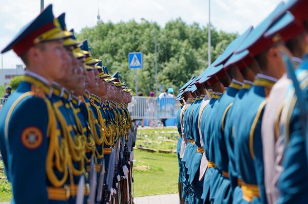 Сердца наполняются гордостью: Токаев поднял флаг Казахстана в столице - Sputnik Казахстан