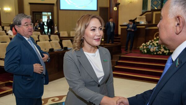 Сенатор Айгуль Капбарова на совместном заседании палат парламента по случаю закрытия парламентской сессии - Sputnik Казахстан