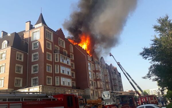 Пожар в элитном жилом комплексе в Нур-Султане - Sputnik Казахстан