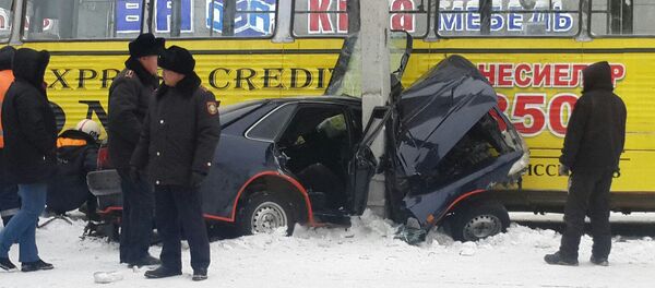 Өскеменде автокөлік пен трамвай соқтығысты Өскеменде автокөлік пен трамвай соқтығысты - Sputnik Қазақстан