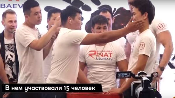 Пощечины от души — в Бишкеке прошел турнир Шапалак баатыр. Видео - Sputnik Казахстан