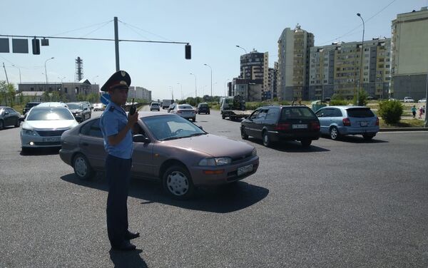 Полиция вышла регулировать улицы после отключения света - Sputnik Казахстан