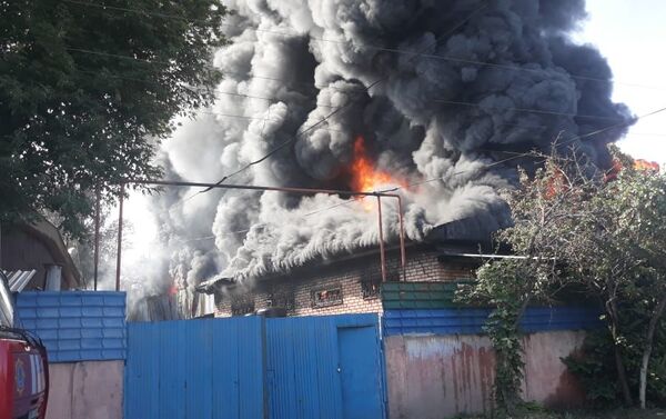 Пожар в Жетысуском районе - Sputnik Казахстан