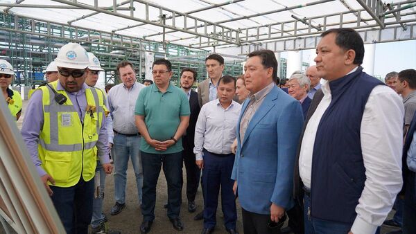 Аскар Мамин посетил месторождение Тенгиз, ряд нефтегазовых проектов и провел совещание по развитию местного содержания - Sputnik Казахстан