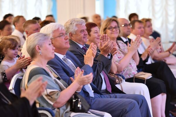 Как прошел концерт серебряного голоса России Олега Погудина в Нур-Султане Как прошел концерт серебряного голоса России Олега Погудина в Нур-Султане - Sputnik Казахстан