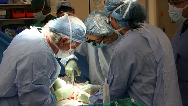 Хирургическая операция, иллюстративное фото - Sputnik Казахстан