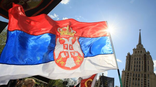 Архивное фото флага Сербии - Sputnik Қазақстан