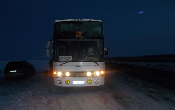 Автобус с хоккеистами застрял на трассе - Sputnik Казахстан