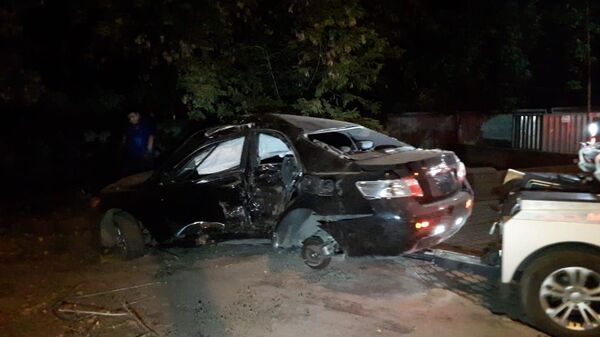 Водитель вдребезги разбил иномарку, взятую напрокат в Алматы - Sputnik Казахстан