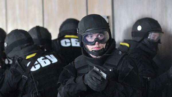 Вооруженные агенты Службы национальной безопасности Украины во время антитеррористической подготовки - Sputnik Казахстан