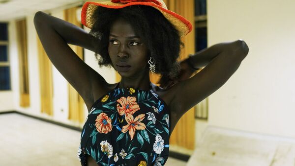 A contestant prepares at the backstage, during the Miss World South Sudan beauty pageant in Juba - Sputnik Казахстан