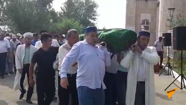 Прощание с погибшим инспектором Канышем Нуртазиновым - видео - Sputnik Казахстан