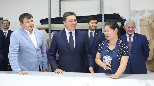 Премьер-министр Казахстана освоил новую профессию Премьер-министр Казахстана освоил новую профессию - Sputnik Казахстан