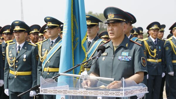 Глава Минобороны Нурлан Ермекбаев на церемонии открытия памятника погибшим летчикам - Sputnik Казахстан
