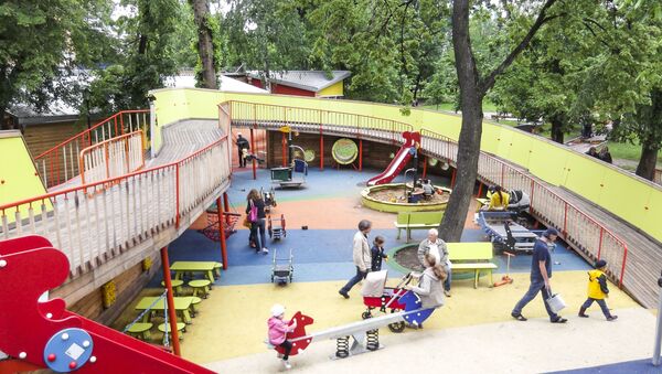 Детская площадка в саду имени Баумана - Sputnik Казахстан