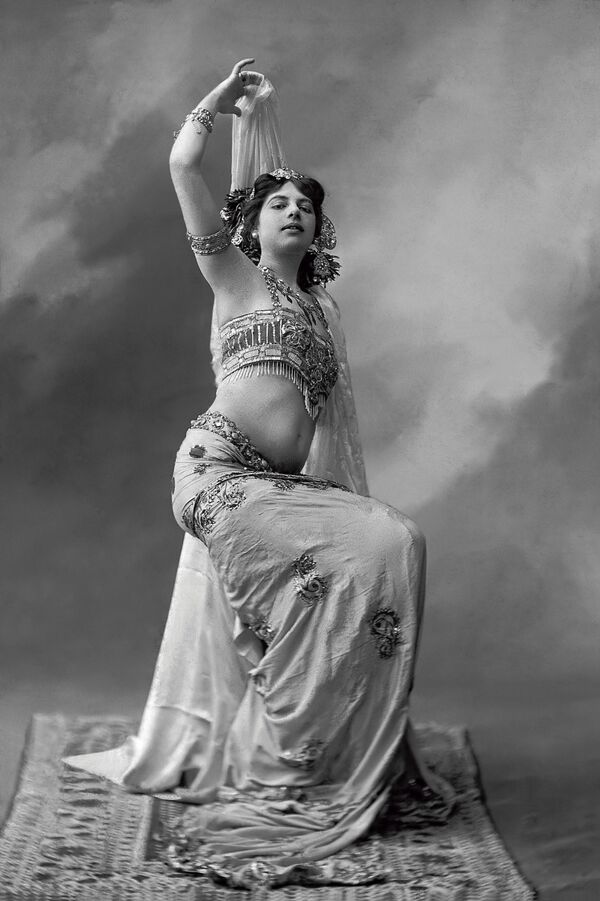 Танцовщица Мата Хари, 1905 год - Sputnik Казахстан