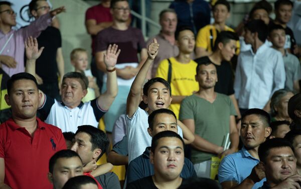 Болельщики на стадионе во время футбольного матча Кайрат - Хапоэль - Sputnik Казахстан