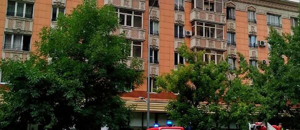 Крыша дома загорелась в центре города - Sputnik Қазақстан